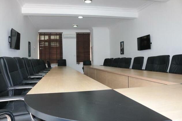 TheDEN Hotels - Photo5