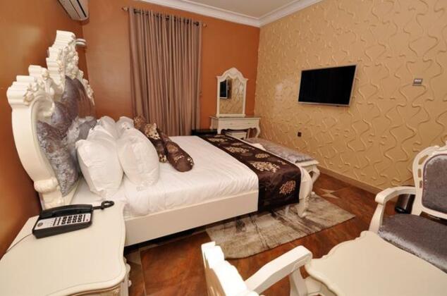 Soprom Hotel & Suites - Photo2