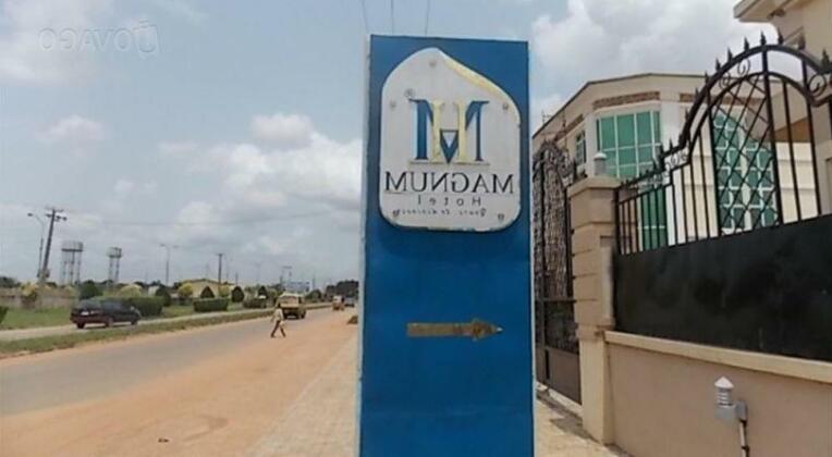Magnum Hotel And Suites - Photo2