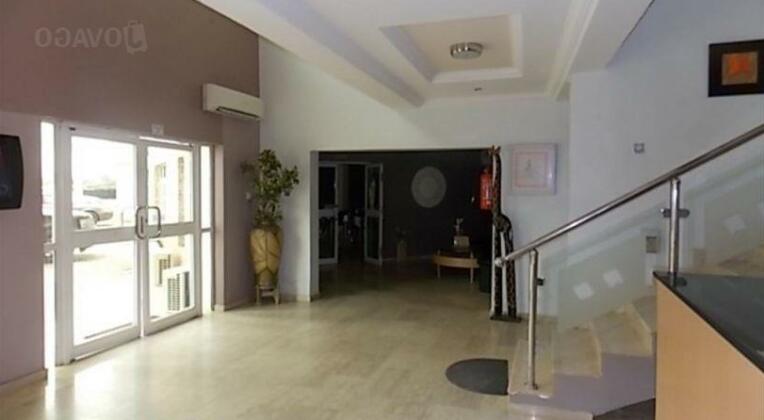 Magnum Hotel And Suites - Photo4