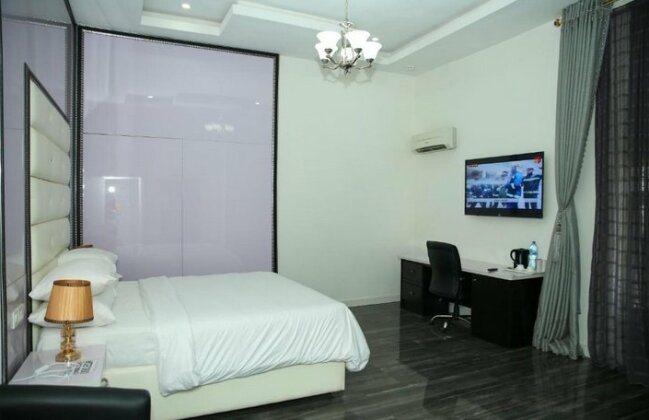 Poshlux Executive Hotel - Photo5