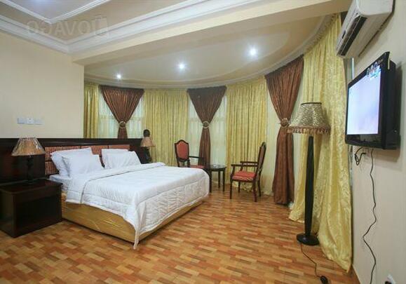 Prestige Hotel And Suites - Photo2