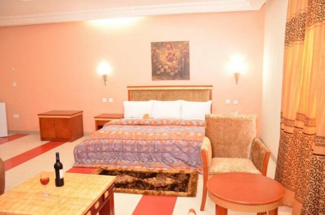 Randekhi Royal Hotel - Gold Wing Benin City
