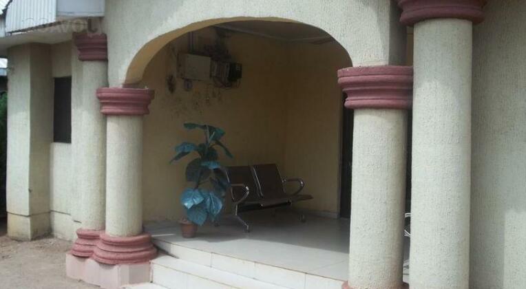 Yogie Hotel - Photo3