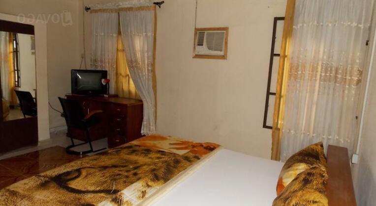 B & B Lodges - Photo2