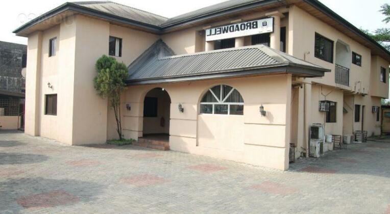 Broadwell Hotel and Suites Limited - Photo2