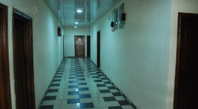 Emete-Igho Hotel And Suite - Photo4
