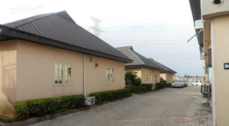 Little Paradise Home & Suites - Photo3