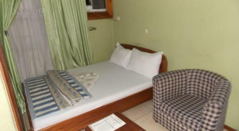 Nirvana Hotel & Suite - Photo2