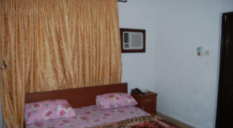 Paragon Suites Annex - Photo4