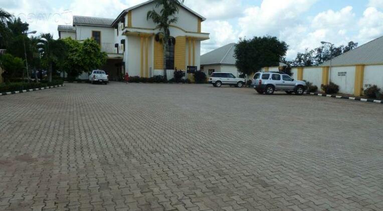 Royal Courtyard Hotel