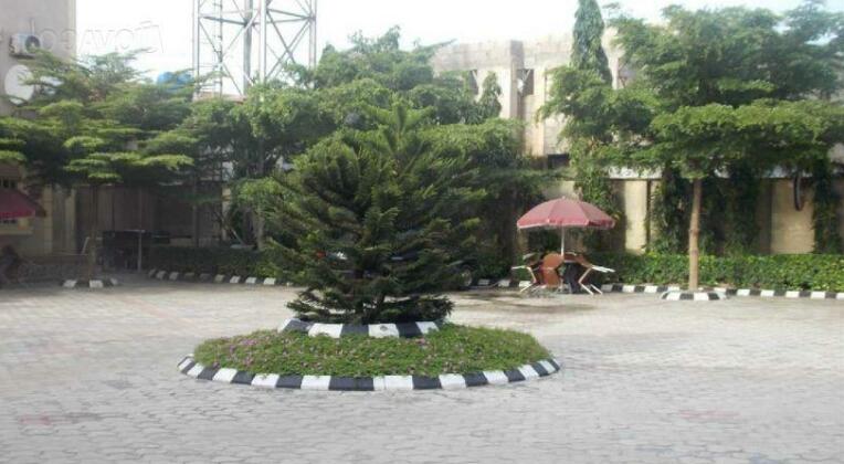 SB Castle Hotel & Suites - Photo3