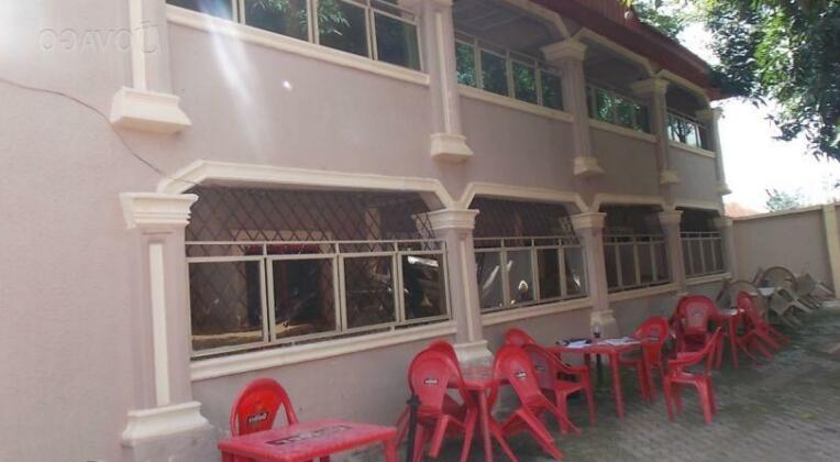 Dennis Hotel - Photo2