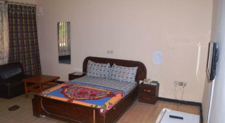 Beverly Hills Hotel Edo State - Photo5