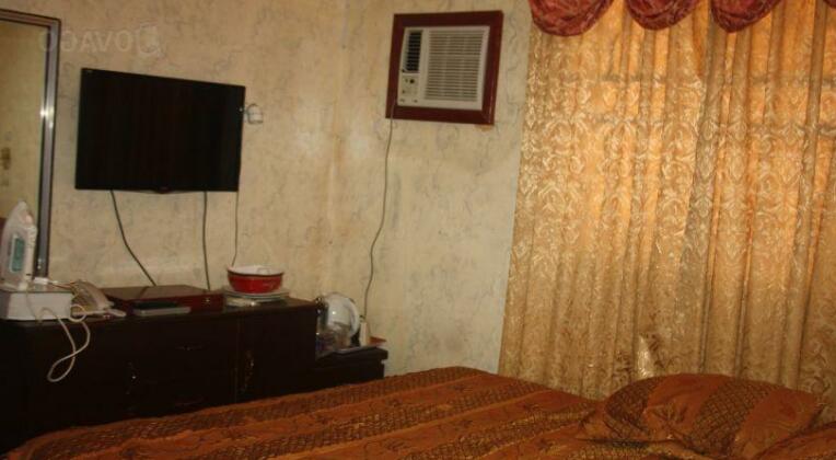 Divine Royalty Hotel - Photo4