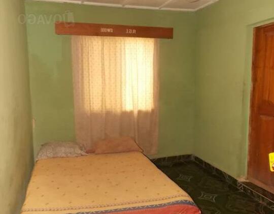 Royal Guest Inn - Photo2