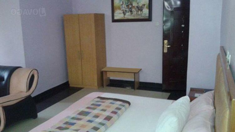 Stef Suites - Photo4