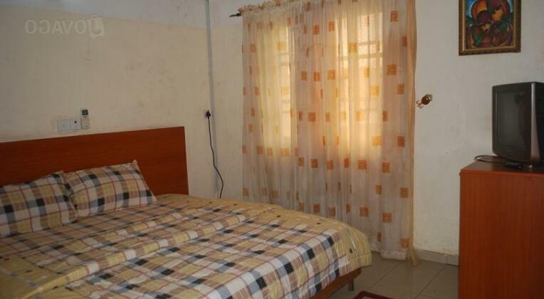 Basic Concept Guest Inn - Photo3