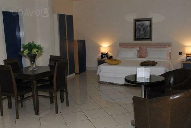 Golden Royale Hotel - Photo3