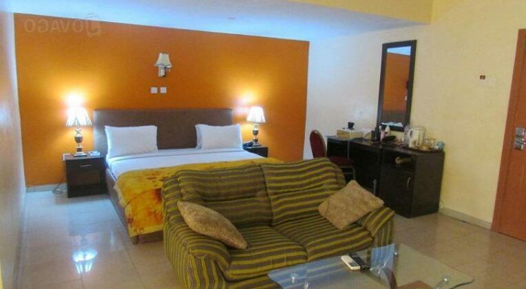 Universal Hotel Enugu - Photo4