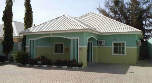 De-Grand Apartments
