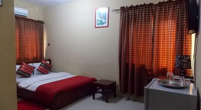 Academy Suites - Photo3