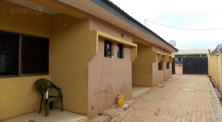 Akinmole Guest House - Photo3