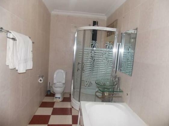 Brighton Hotel and Suites - Photo4