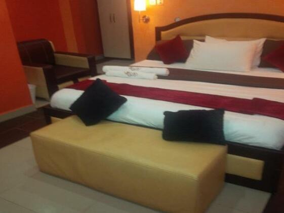 AI-Royal Hotel & Suites - Photo3