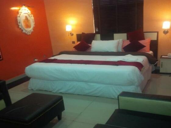 AI-Royal Hotel & Suites - Photo4