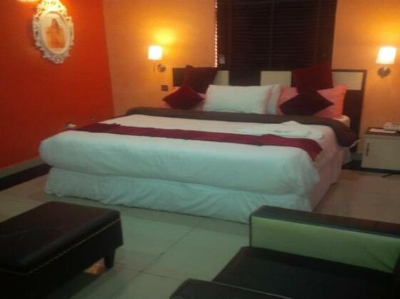 AI-Royal Hotel & Suites - Photo5