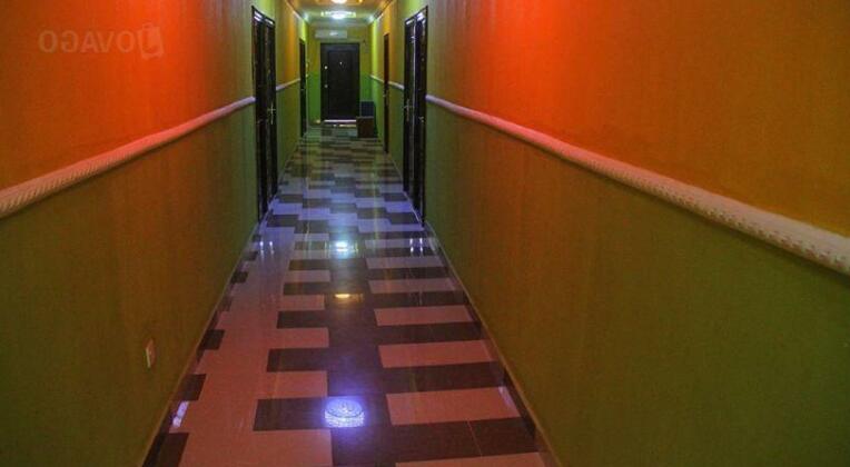 Brilliant Hotel and Suites - Photo4