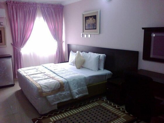 Conference Hotel and Suites Sagamu - Photo2