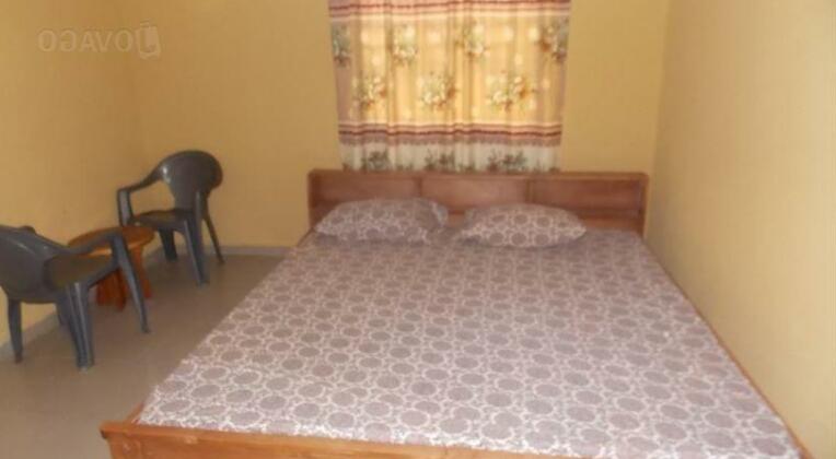 Larry Dam Inn - Photo4