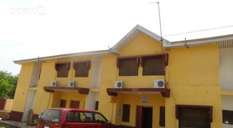 Peter Akinola House and Suites - Photo2