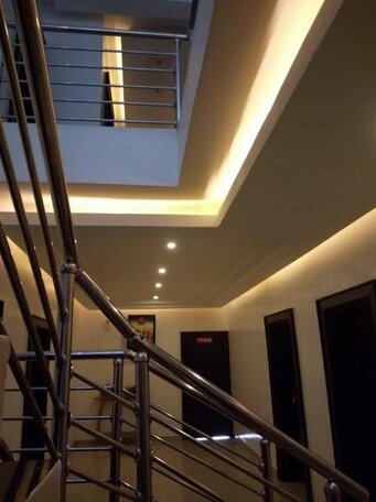 The Point Hotel & Suites - Photo3