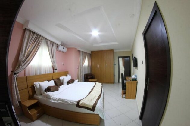 Celia's Suites - Photo3