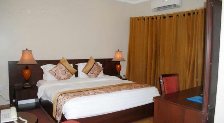 Grand Inn & Suite - Photo2