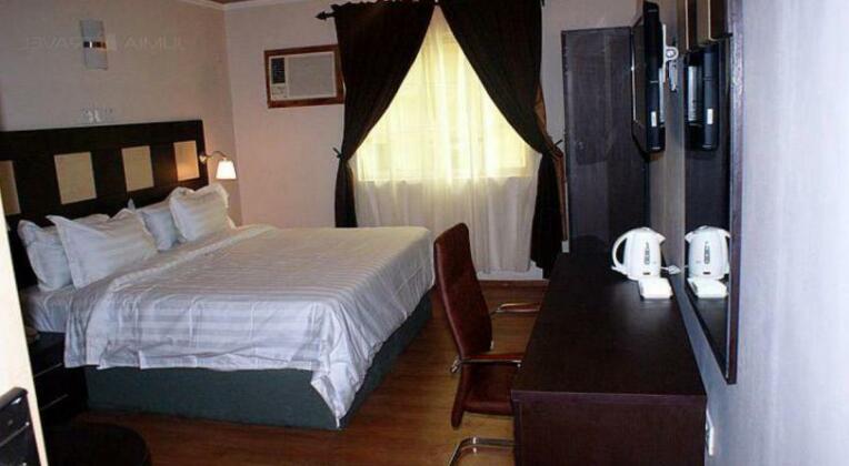 Richton Hotel and Suites - Photo2