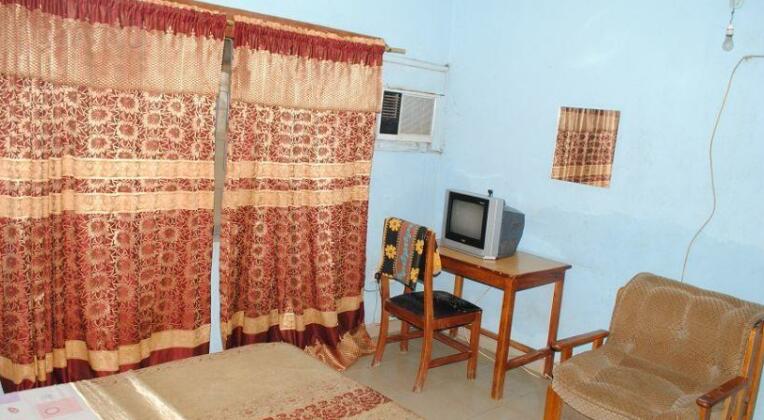 Bolughton Guest house - Photo4
