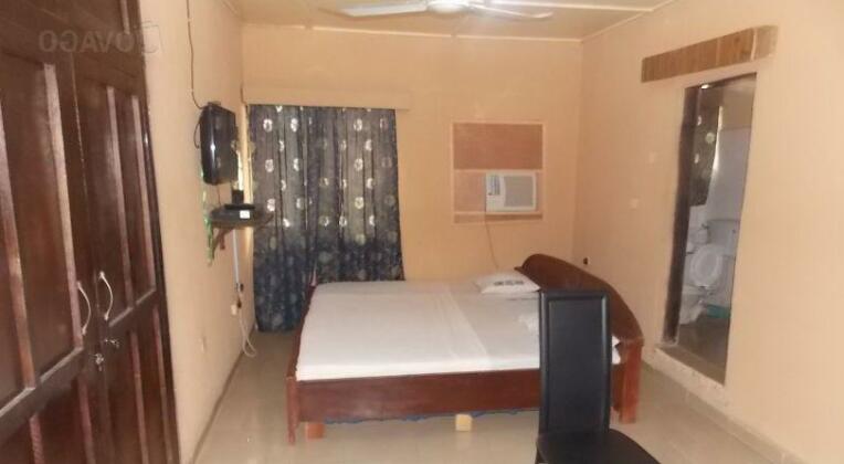 Cosmic Guest House - Photo2