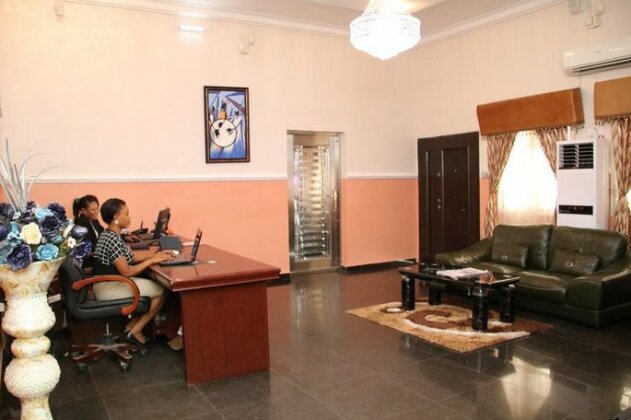 Crystal Suites - Photo3