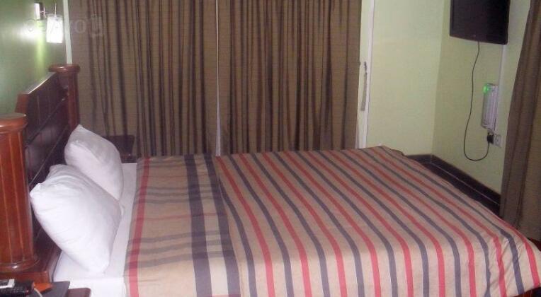 Flourish Hotel And Suites - Photo5