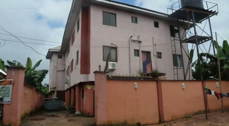 Chizas Base Hotel - Photo2