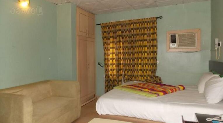 Crisp Royal Hotel - Photo3