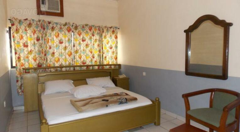 De Legend Hotel and Suites - Photo2
