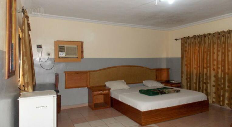 De Legend Hotel and Suites - Photo3