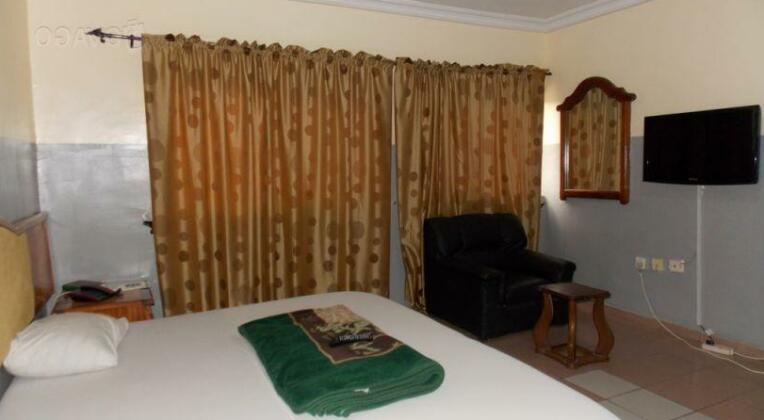 De Legend Hotel and Suites - Photo4