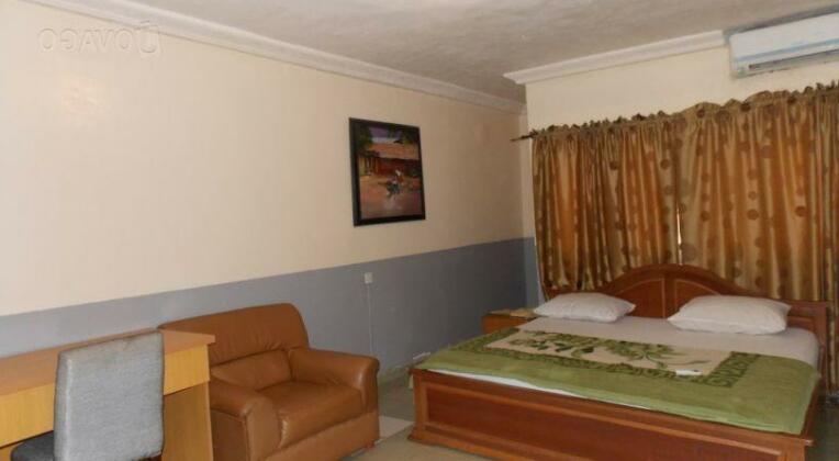 De Legend Hotel and Suites - Photo5