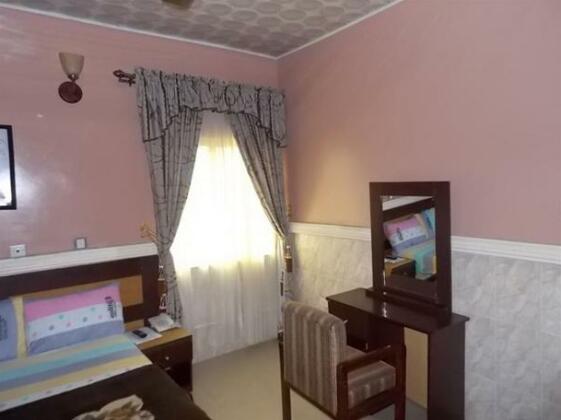 Ejitiles Royal Suites - Photo3